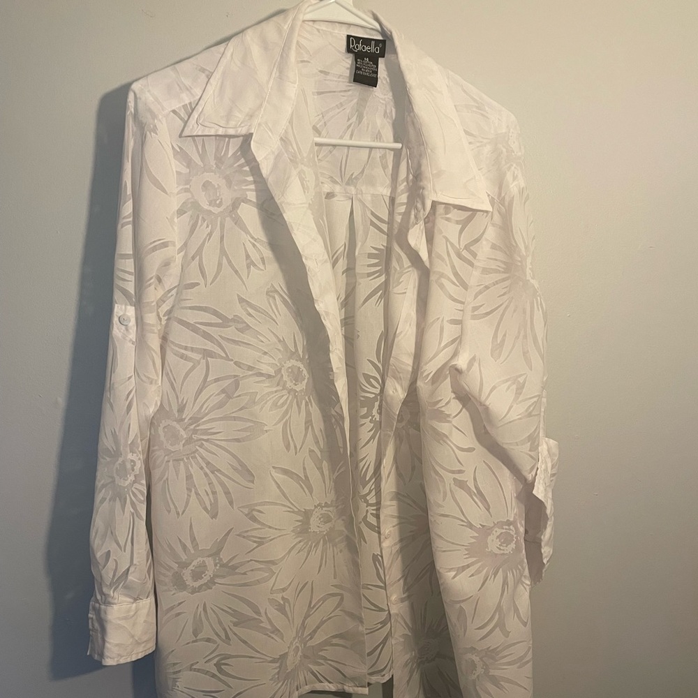 Raphaellas pretty white summer blouse 14